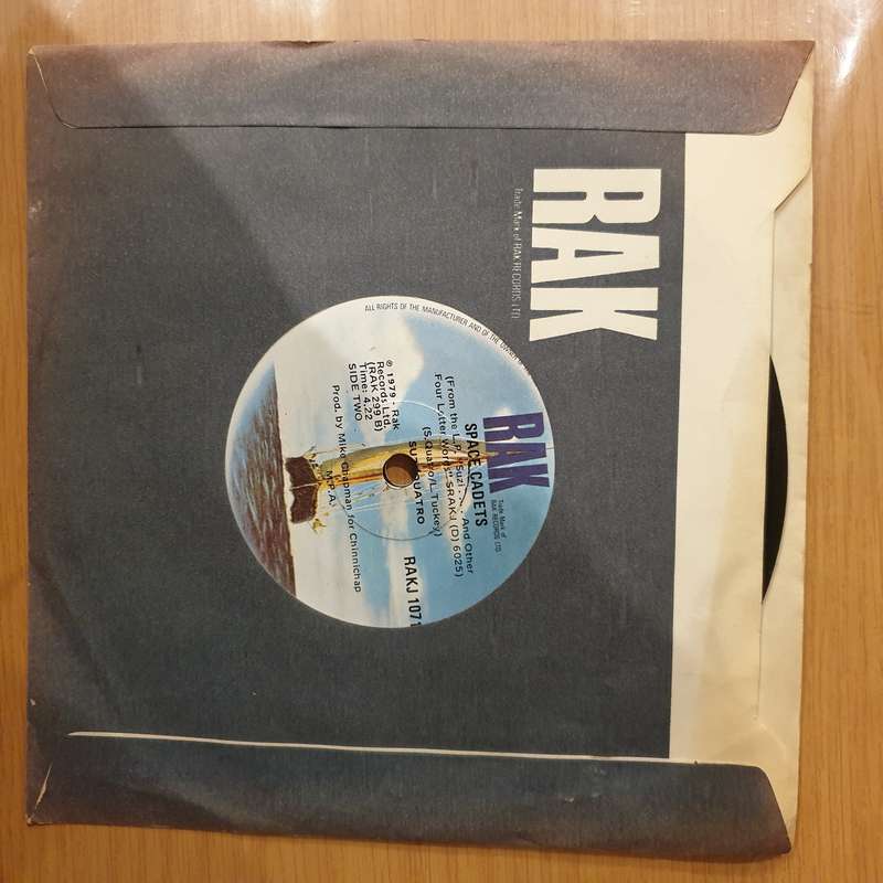 Suzi Quatro  She's In Love With You - Vinyl 7" Record - Very-Good+ Quality (VG+) (verygoodplus)