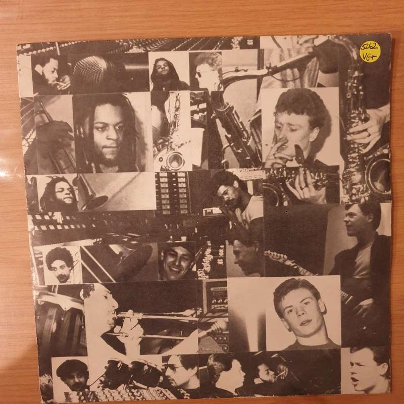 UB 40  Don't Walk On The Grass - Vinyl 7" Record - Very-Good+ Quality (VG+) (verygoodplus)