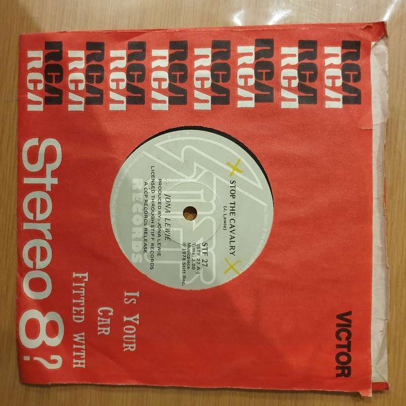 Jona Lewie  Stop The Cavalry - Vinyl 7" Record - Very-Good+ Quality (VG+) (verygoodplus)