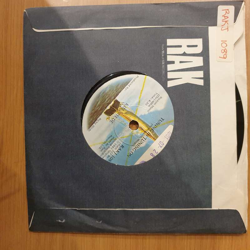 Kim Wilde  Kids In America -  Vinyl 7" Record - Very-Good+ Quality (VG+) (verygoodplus)