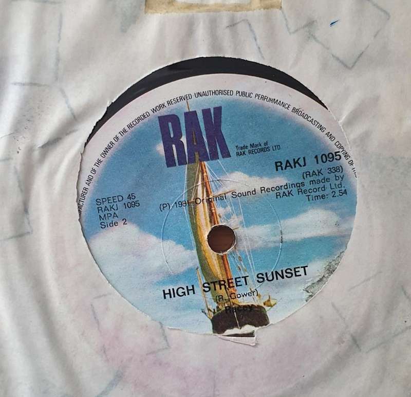 Racey  There's A Party Going On - Vinyl 7" Record - Very-Good+ Quality (VG+) (verygoodplus)