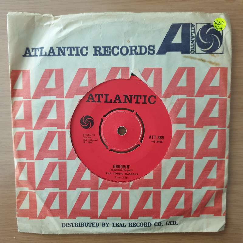 The Young Rascals  Groovin' - Vinyl 7" Record - Very-Good+ Quality (VG+) (verygoodplus)
