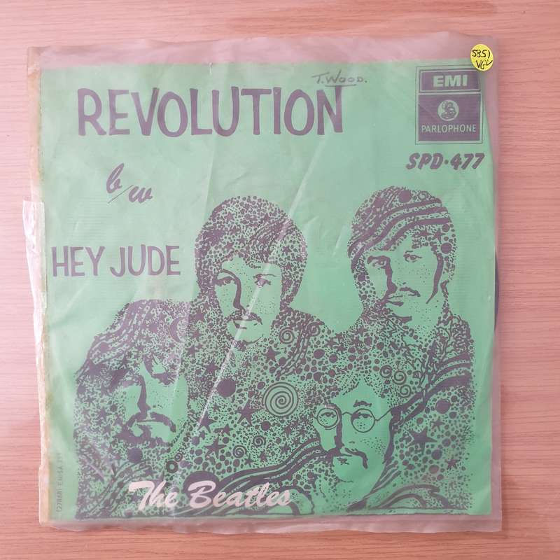 The Beatles  Revolution / Hey Jude - Vinyl 7" Record - Very-Good Quality (VG)