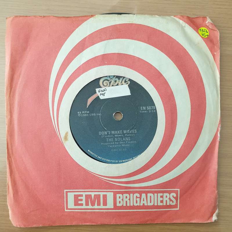 The Nolans  Don't Make Waves - Vinyl 7" Record - Very-Good+ Quality (VG+) (verygoodplus)