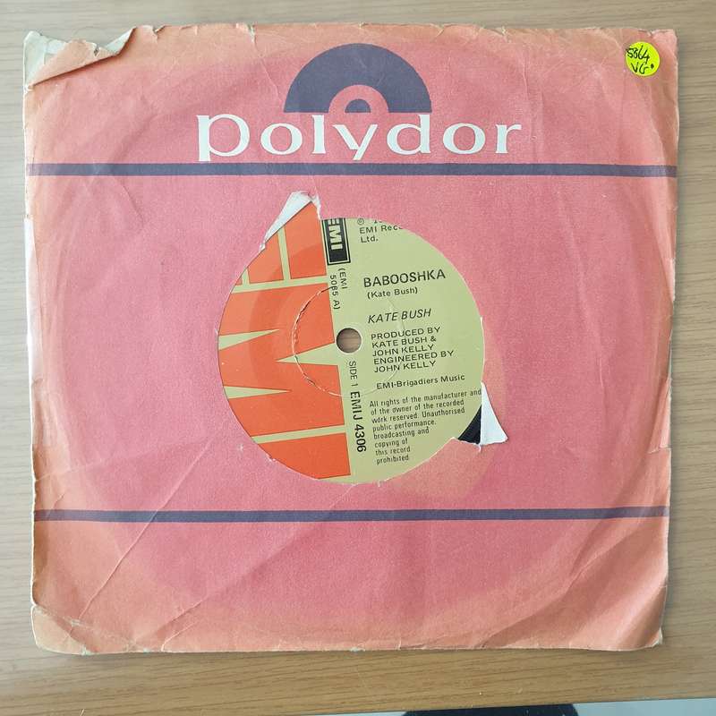 Kate Bush  Babooshka - Vinyl 7" Record - Very-Good+ Quality (VG+) (verygoodplus)