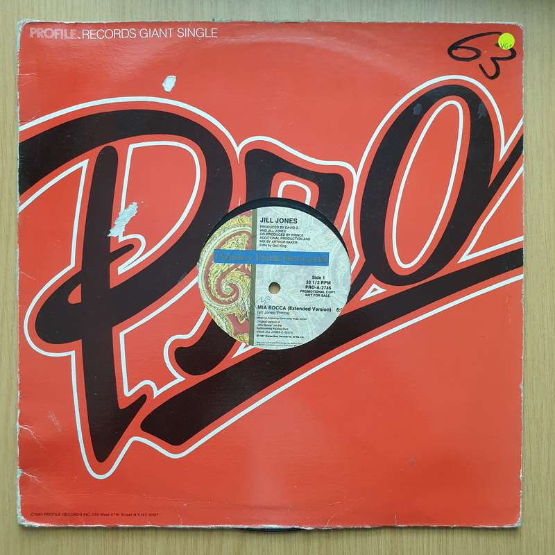Jill Jones  Mia Bocca  Vinyl LP Record - Very-Good+ Quality (VG+) (verygoodplus)