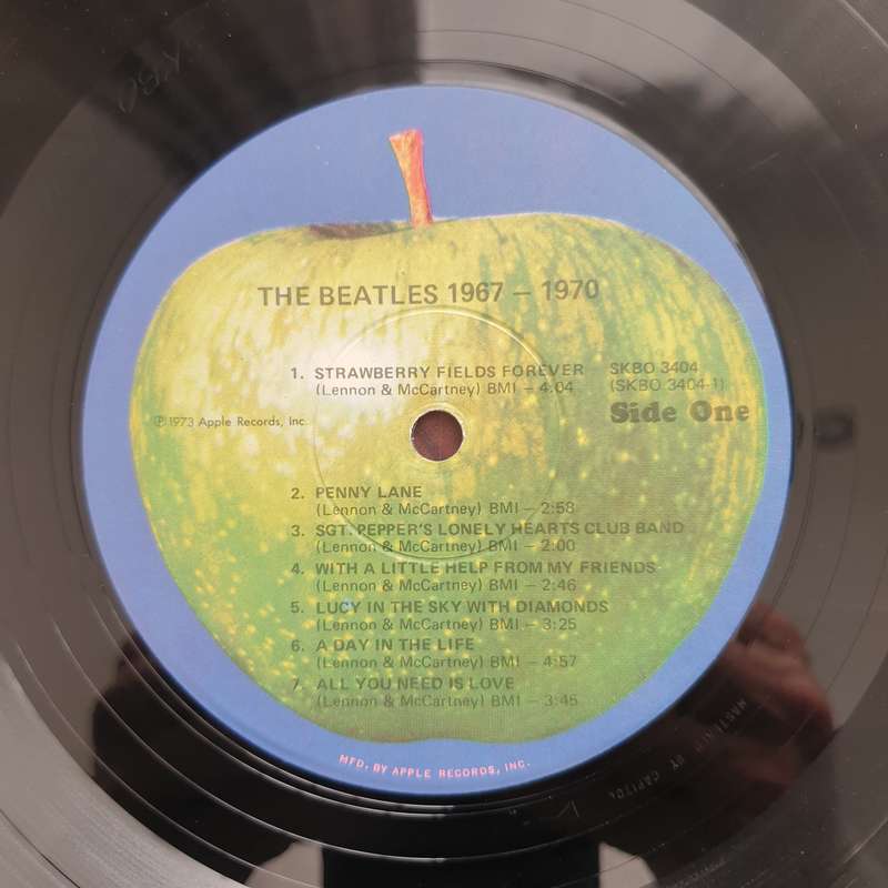 The Beatles  1967-1970 (US) (SK803404) - Double Vinyl LP Record - Very-Good+ Quality (VG+)