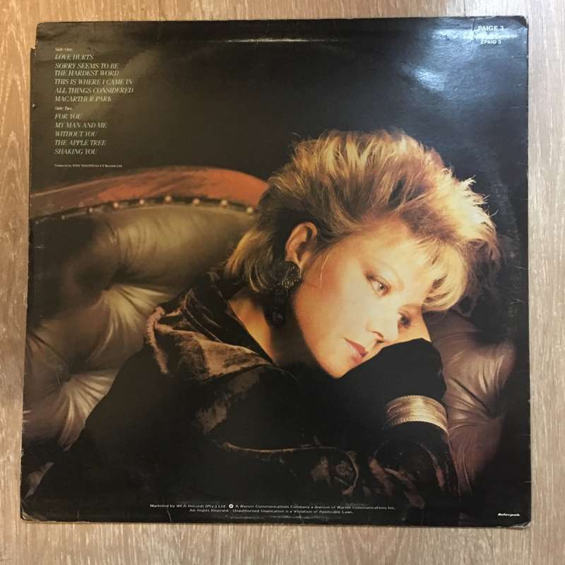 Elaine Paige - Love Huirts - Vinyl LP Record - Opened  - Very-Good Quality (VG)
