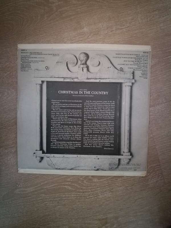 Various - Xmas In The Country - Vinyl LP Record - Opened  - Very-Good+ Quality (VG+)