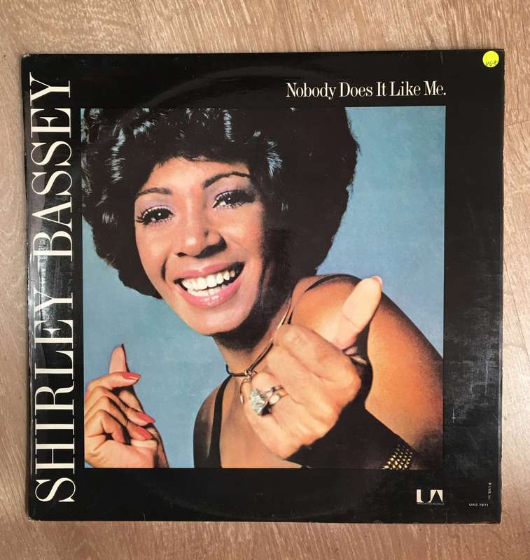 Shirley Bassey - Nobody Does It Like Me - Vinyl LP Record - Opened  - Very-Good+ Quality (VG+)