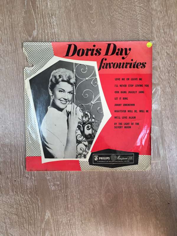 Doris Day Favourites  - Vinyl LP Record - Opened  - Very-Good+ Quality (VG+)