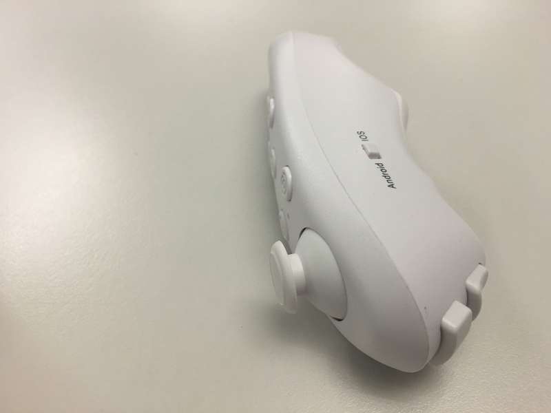 VR Bluetooth Remote for VR Gaming  and Photos for Apple and Android phones