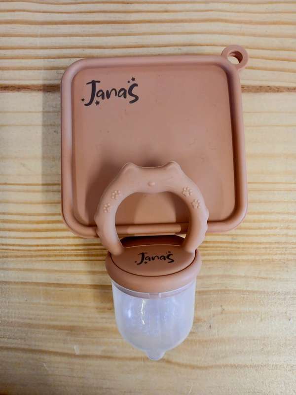 JanaS Silicone Fruit feeder and ice cube try - new