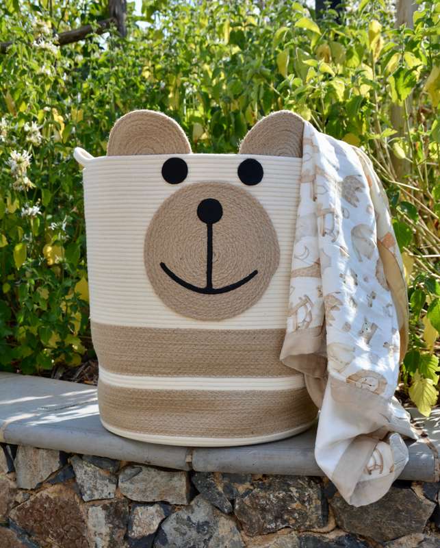 Bear rope laundry basket