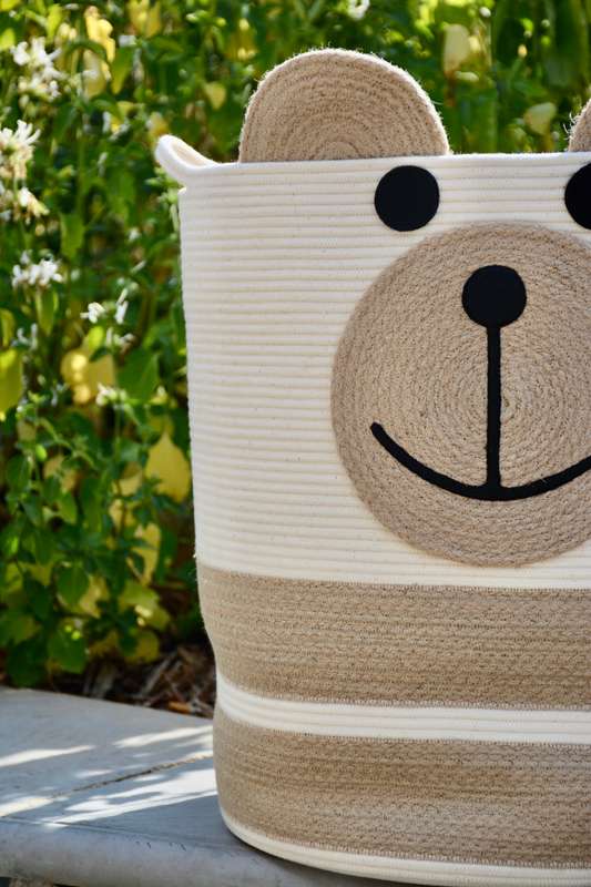 Bear rope laundry basket