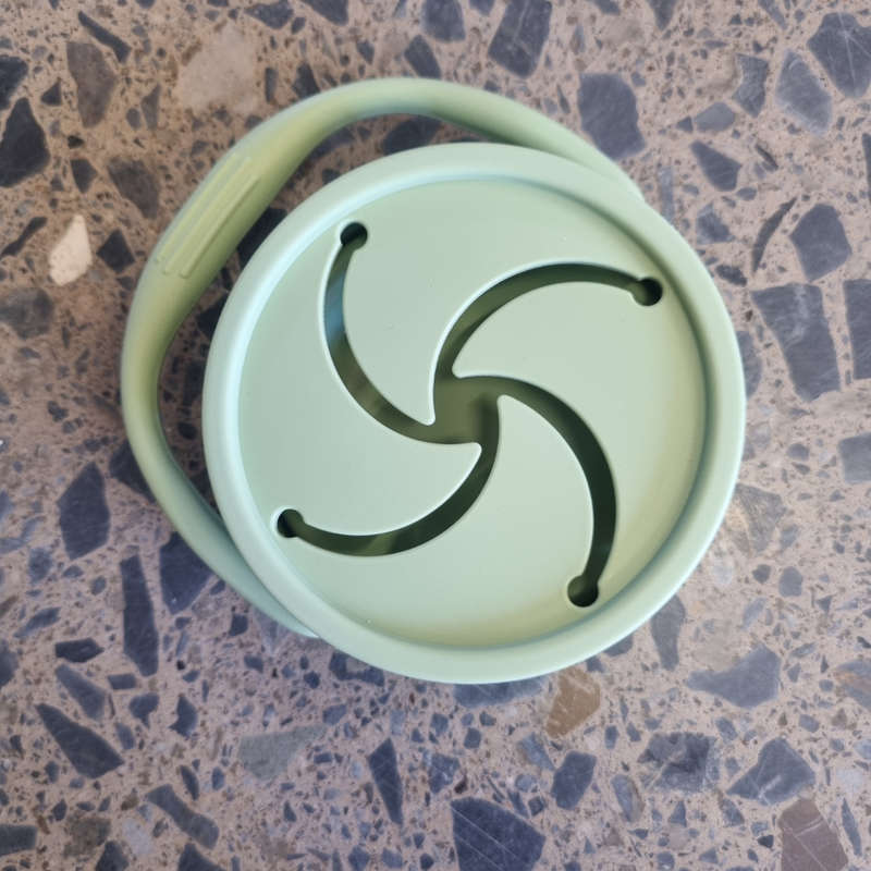 Silicone Collapsible snack cup with a lid