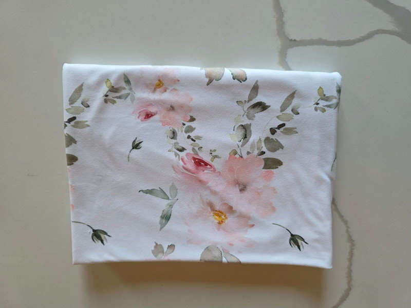 Printed softknit swaddle blanket - Nude Flowers