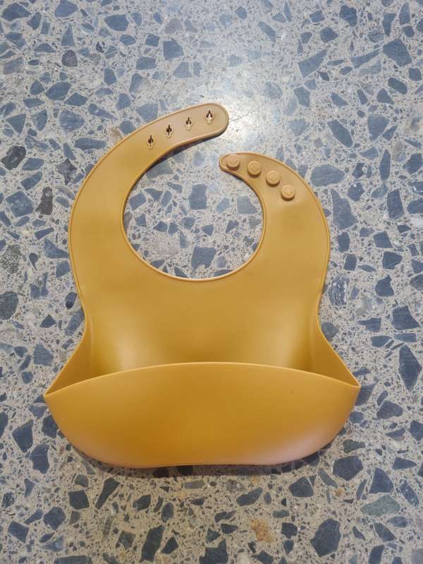 Silicone bucket bib