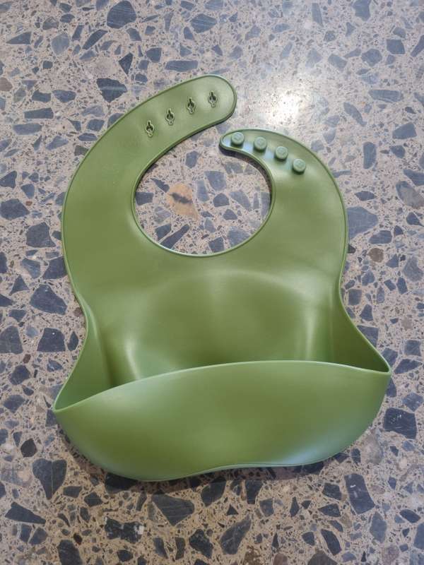 Silicone bucket bib