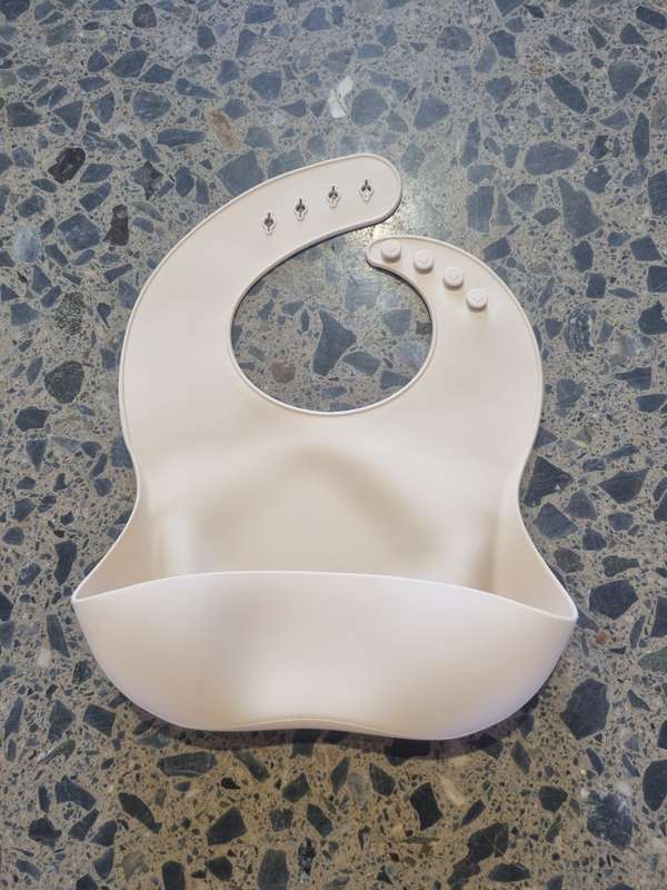 Silicone bucket bib