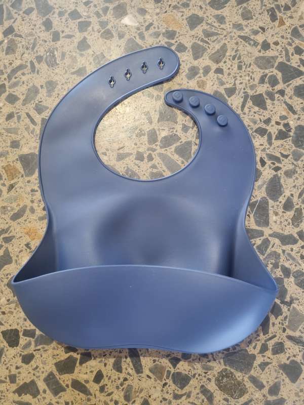 Silicone bucket bib