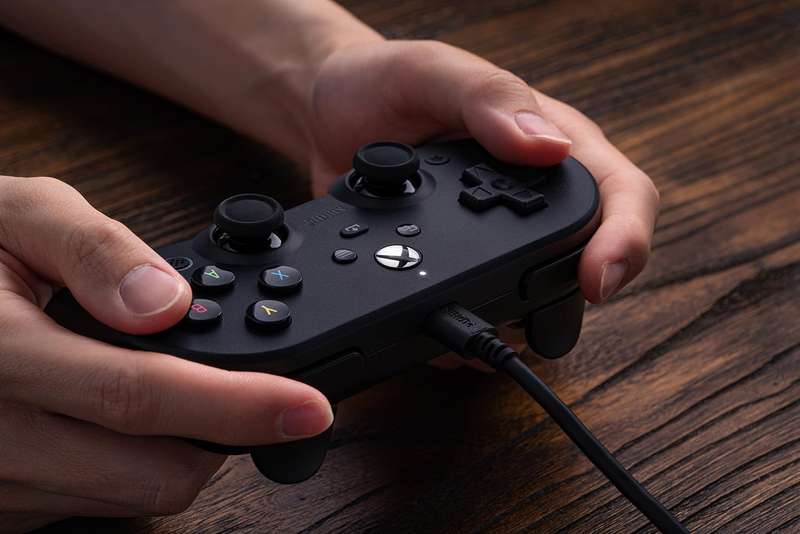 8Bitdo Pro 2 Wired Controller for Xbox Hall Effect Edition Black