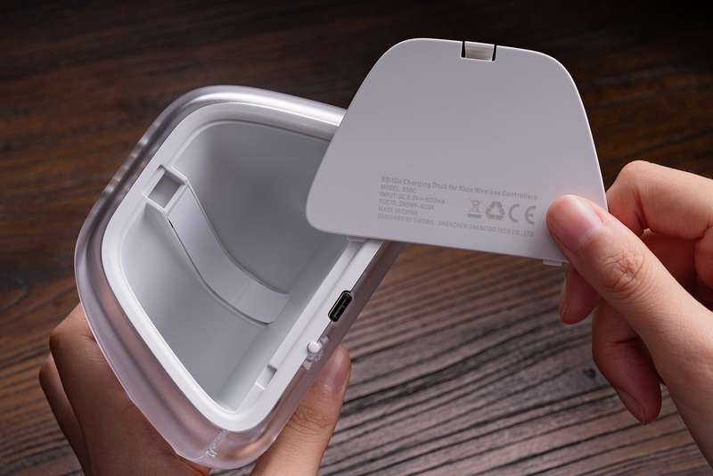 8BitDo Charging Dock for Xbox Wireless Controllers White