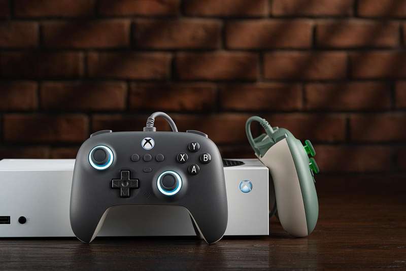 8BitDo Ultimate C Wired Controller for Xbox with Hall Effect Joysticks and Hall Triggers Grey