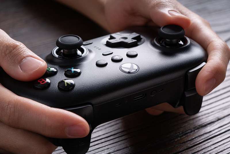 8BitDo Ultimate 3-mode Wired Controller for Xbox With Hall Effect
