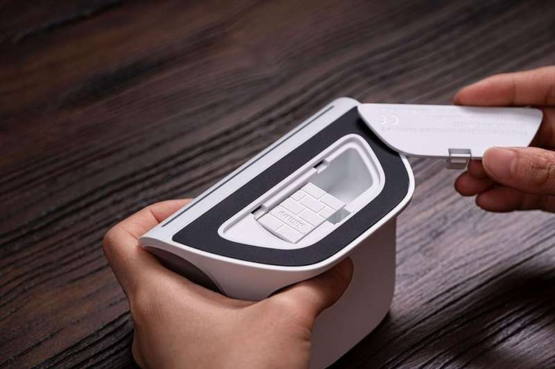 8BitDo Ultimate 2.4G Gaming Controller with Charging Dock (Hall Effect Joysticks) White
