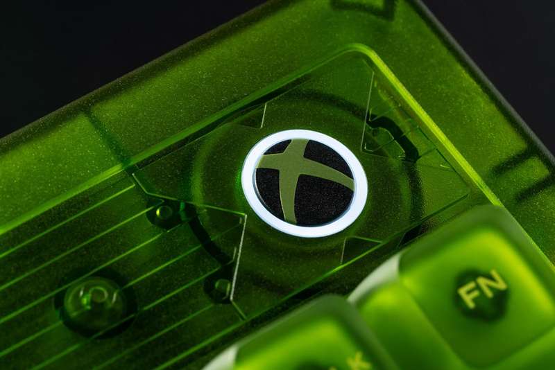 8BitDo Retro 87 Mechanical Keyboard Xbox Edition For Windows & Android Devices
