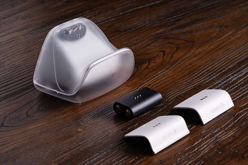 8BitDo Charging Dock for Xbox Wireless Controllers White