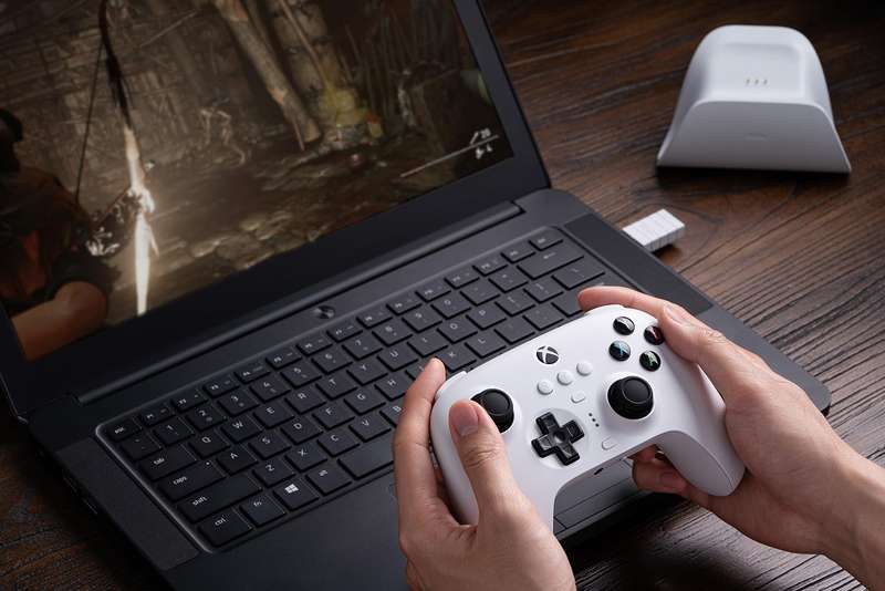 8BitDo Ultimate 3-mode Wired Controller for Xbox With Hall Effect White