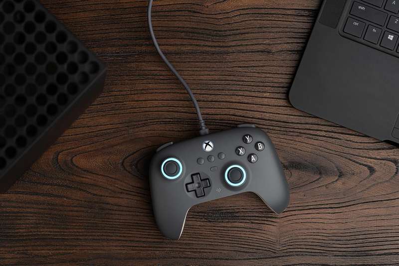 8BitDo Ultimate C Wired Controller for Xbox with Hall Effect Joysticks and Hall Triggers Grey