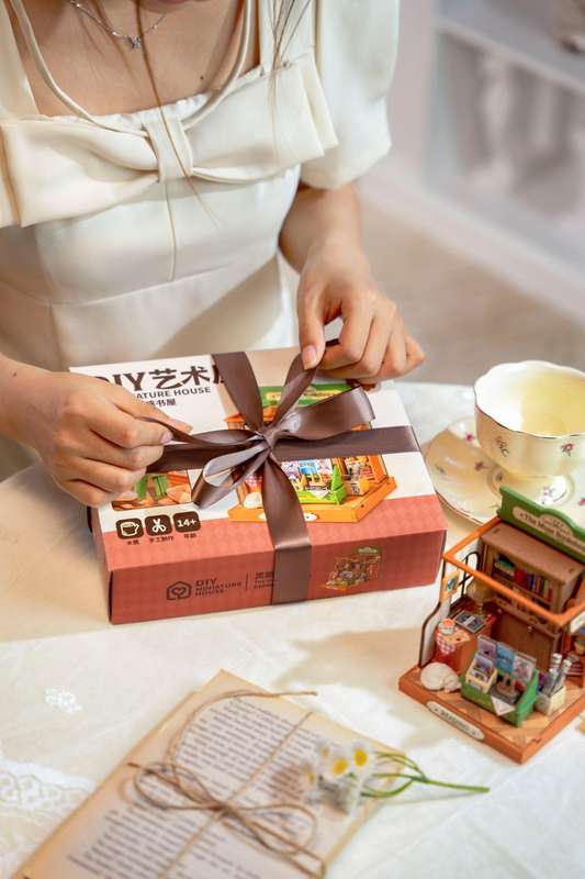 Robotime The Muse Bookshop DIY 3D Miniature Dollhouse