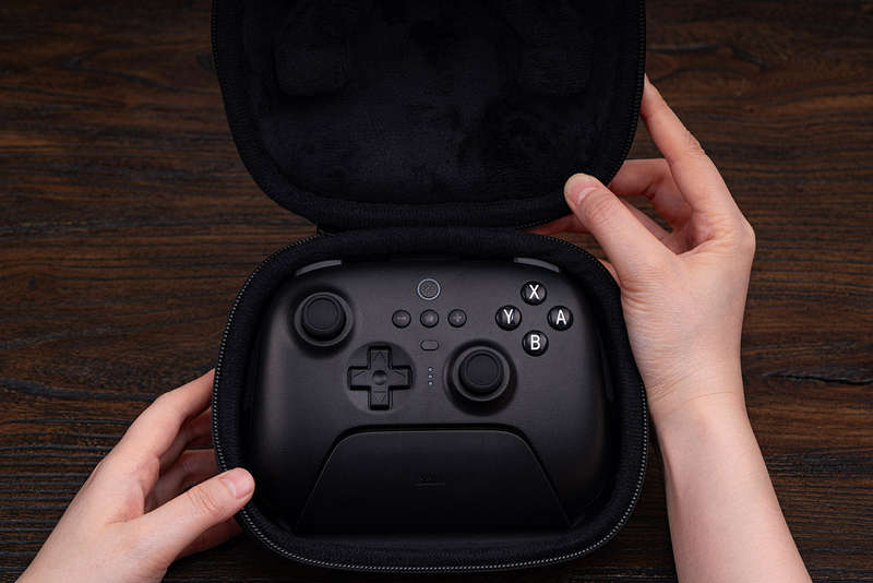8BitDo Classic Controller Travel Case For Ultimate Controllers & Charging Dock