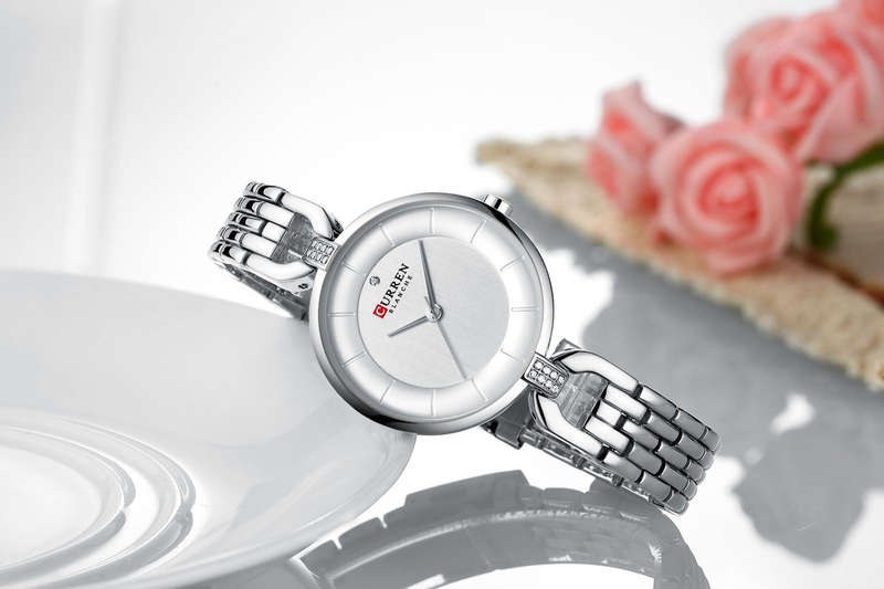 Curren 9052 Women's Simplistic Quartz Wrist Watch Stainless Steel Strap Silver