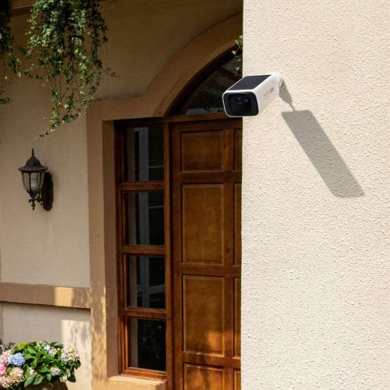Eufy S220 2K UHD SoloCam Wireless Smart Security Camera Kit