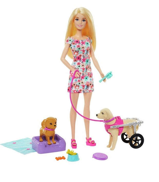 Barbie - Walk And Wheel Playset