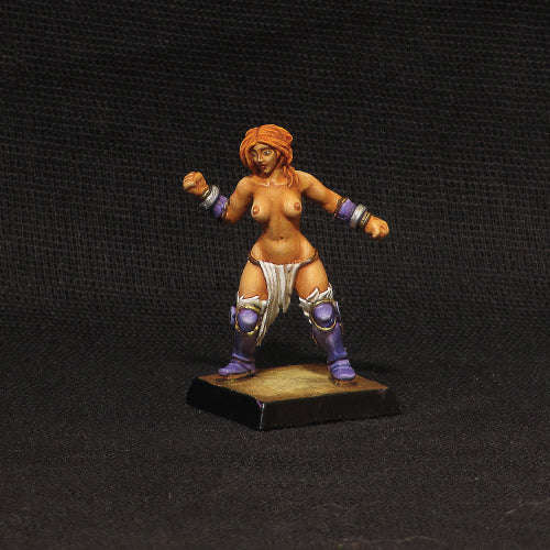 28mm Chained Girl (topless) (VG-03) (Miniatures)