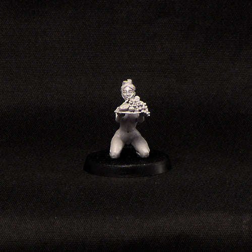 28mm Slavegirl with Fruits (VG-11) (Miniatures)