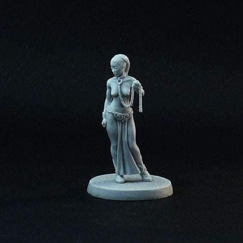 35mm Captured princess (naked) (Miniatures)