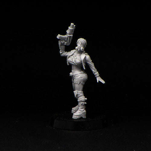 28mm raider girl (Miniatures)