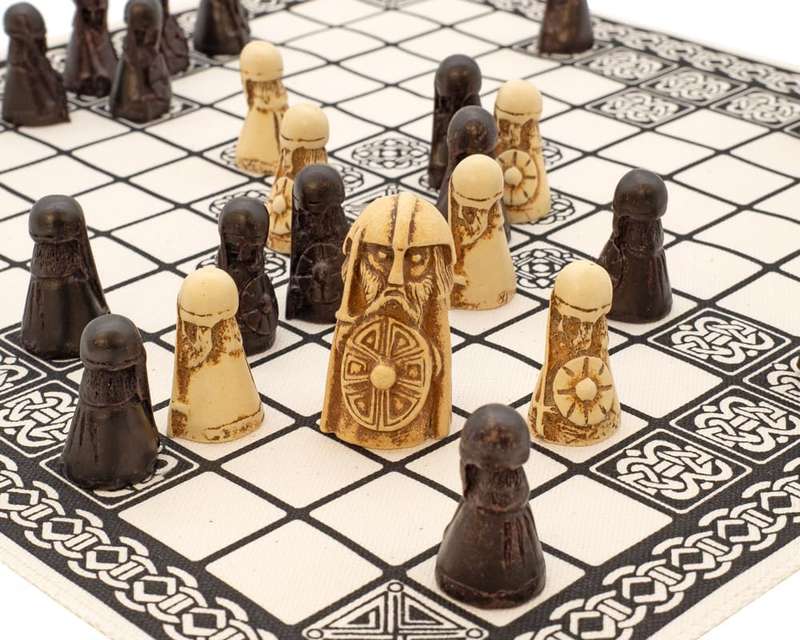 The Viking Game HNEFATFL (Board Games)