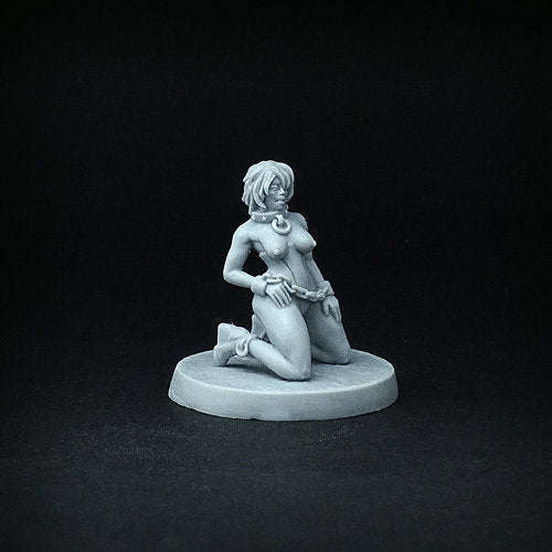 28mm girl in chains (Miniatures)