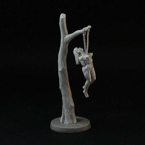 28mm Girl hanging on Tree (Miniatures)