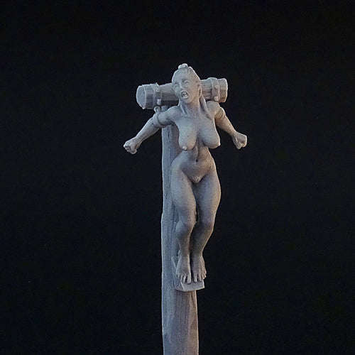 28mm Female Heretic (Naked Version) (Miniatures)
