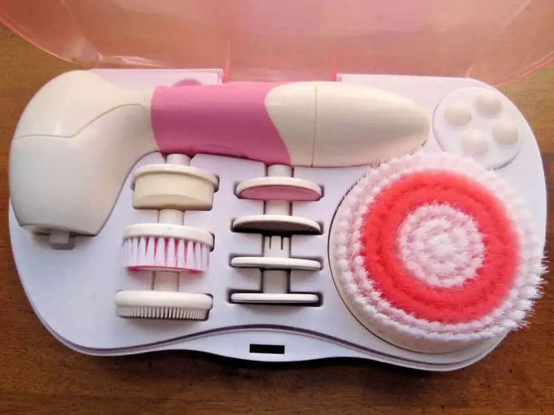 9 in 1 Exfoliating Facial Brush