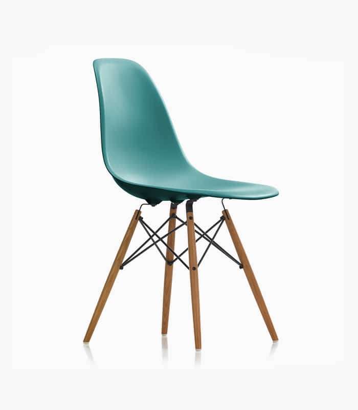 Eames plastic side chair