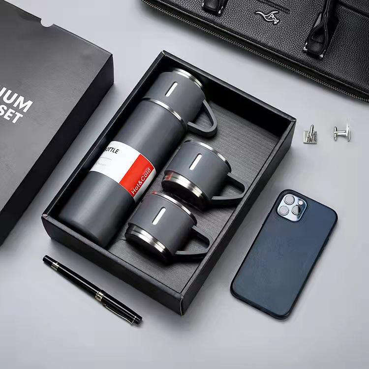 ZS - Hot and Cold Vacuum Insulated Flask - 500ml - Silver